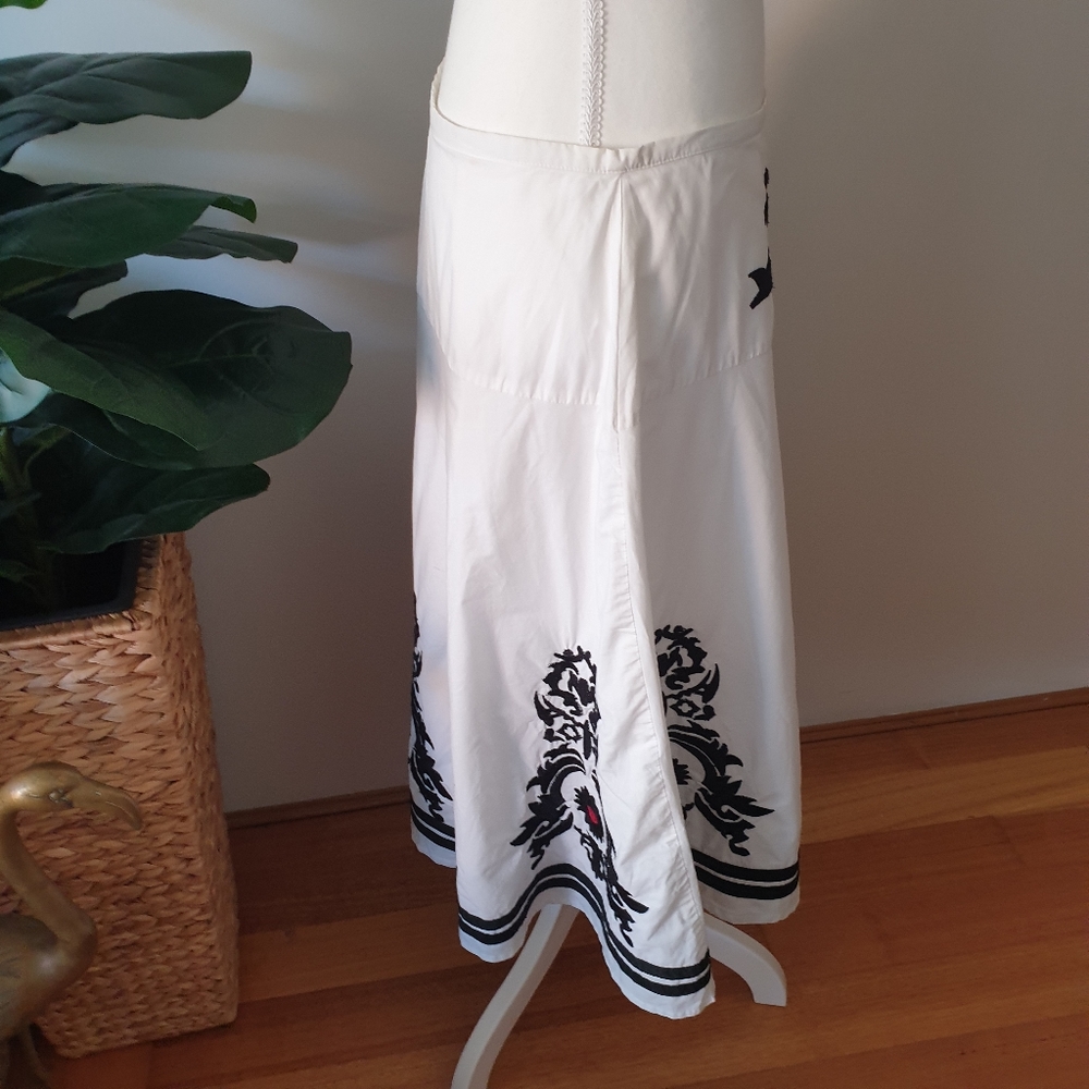 Diane von Furstenberg white embroidered skirt - Picture 5 of 7